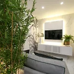דירה A Casinha Avo Mariana 53 נאזרה
